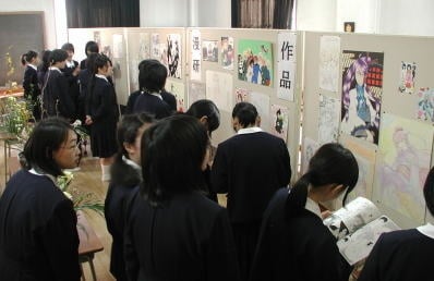 作品展示（講義室Ⅰ）たくさんの作品が展示されていました。